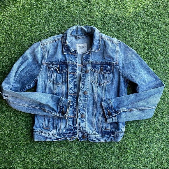 Abercrombie & Fitch Distressed Denim Jacket size small Preowned casual Y2K - Picture 7 of 7